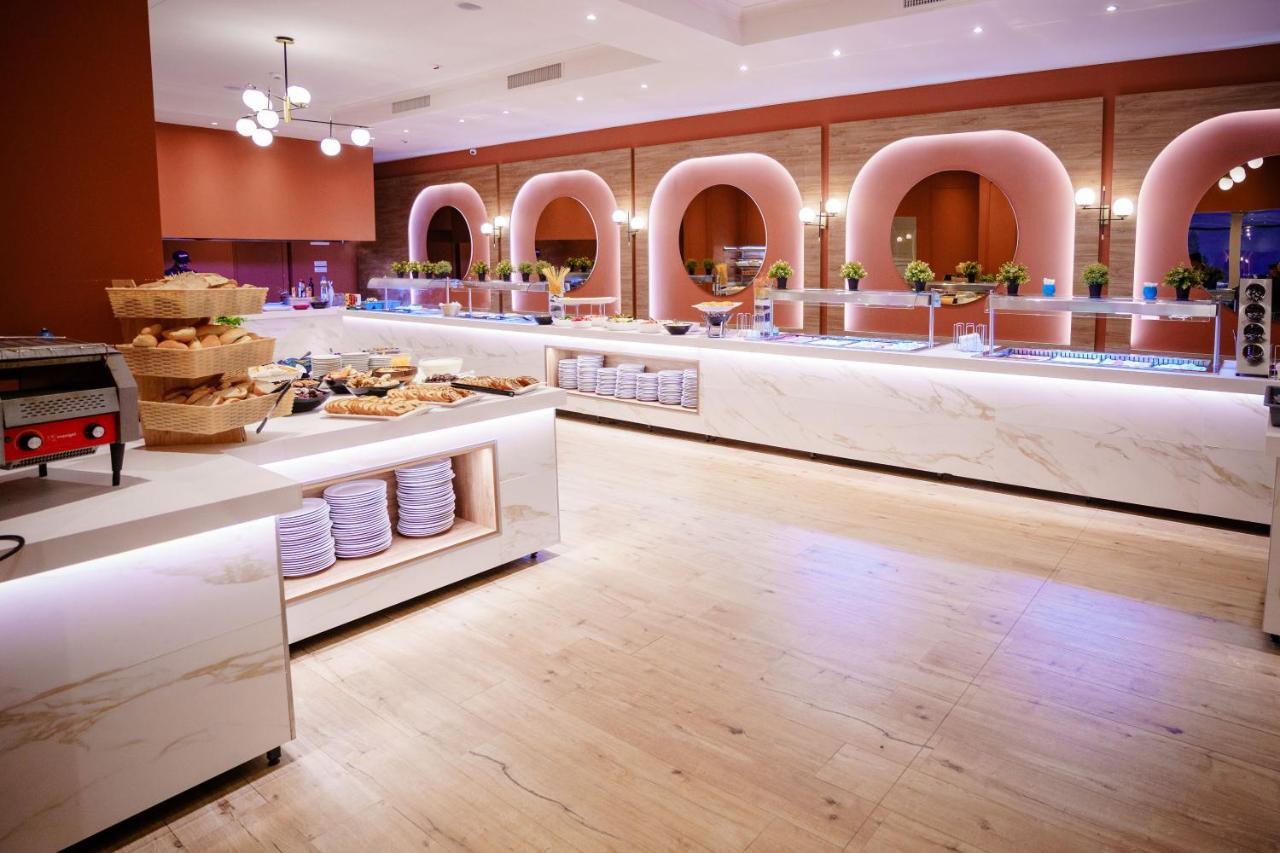 Bacolux Afrodita Resort&SPA, Herculane Băile Herculane Extérieur photo