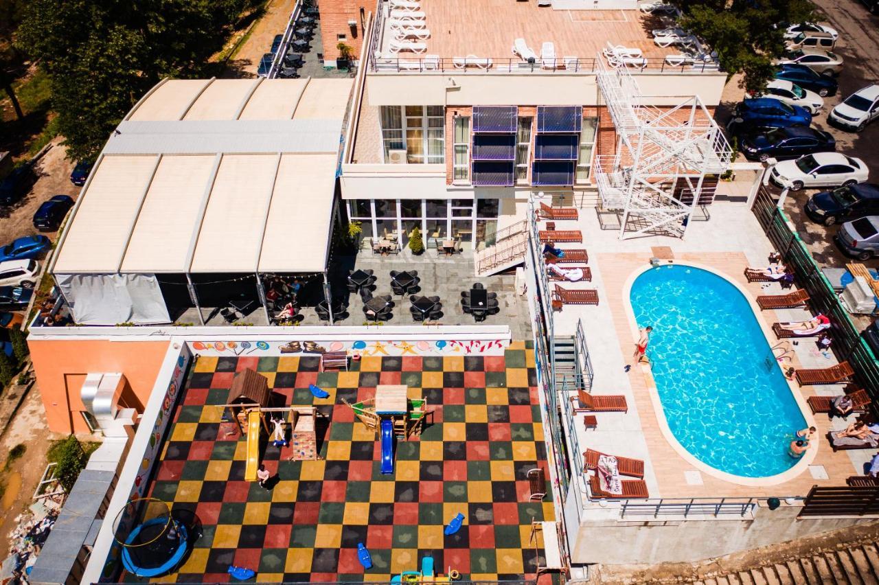 Bacolux Afrodita Resort&SPA, Herculane Băile Herculane Extérieur photo