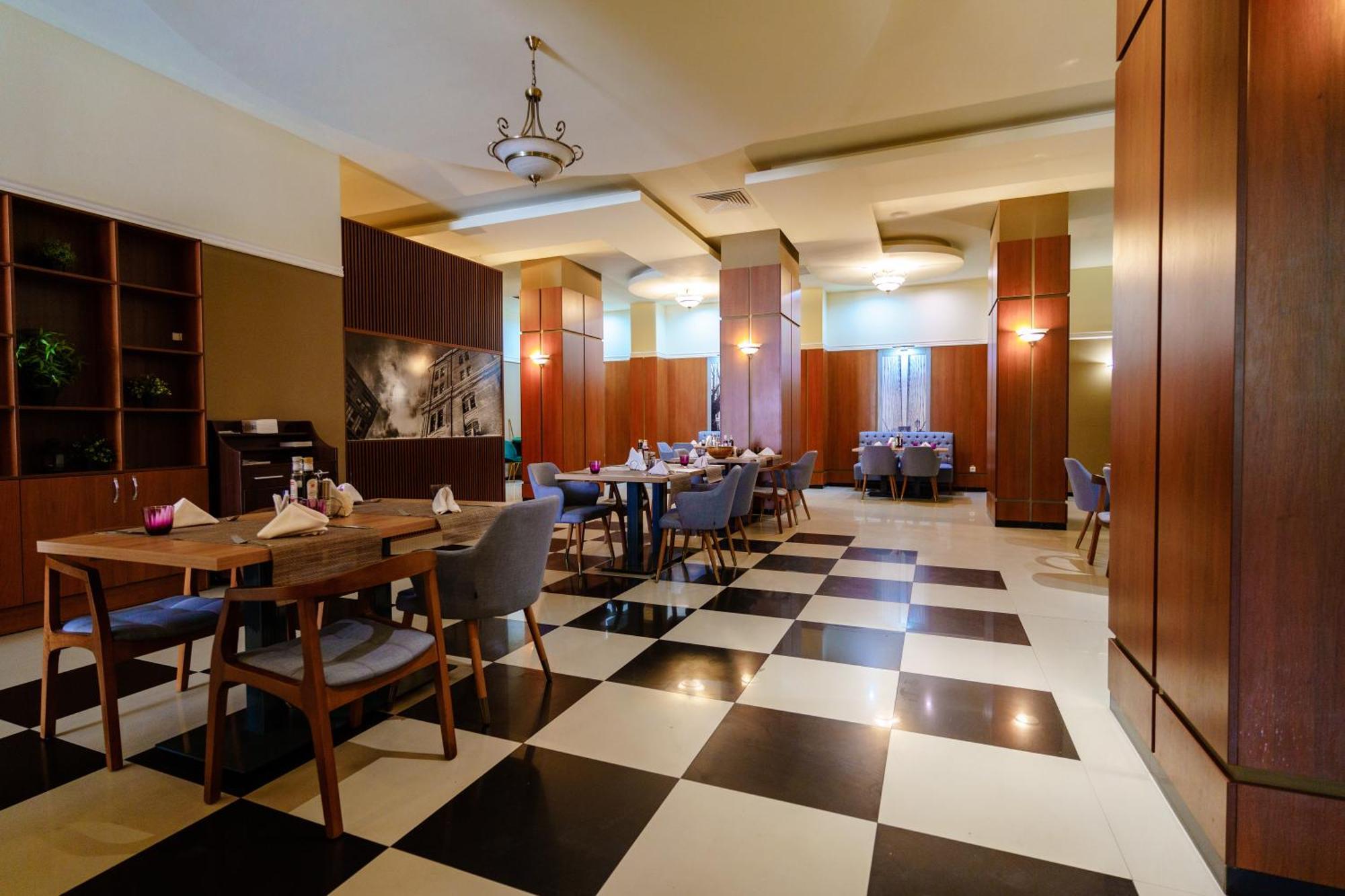 Bacolux Afrodita Resort&SPA, Herculane Băile Herculane Extérieur photo
