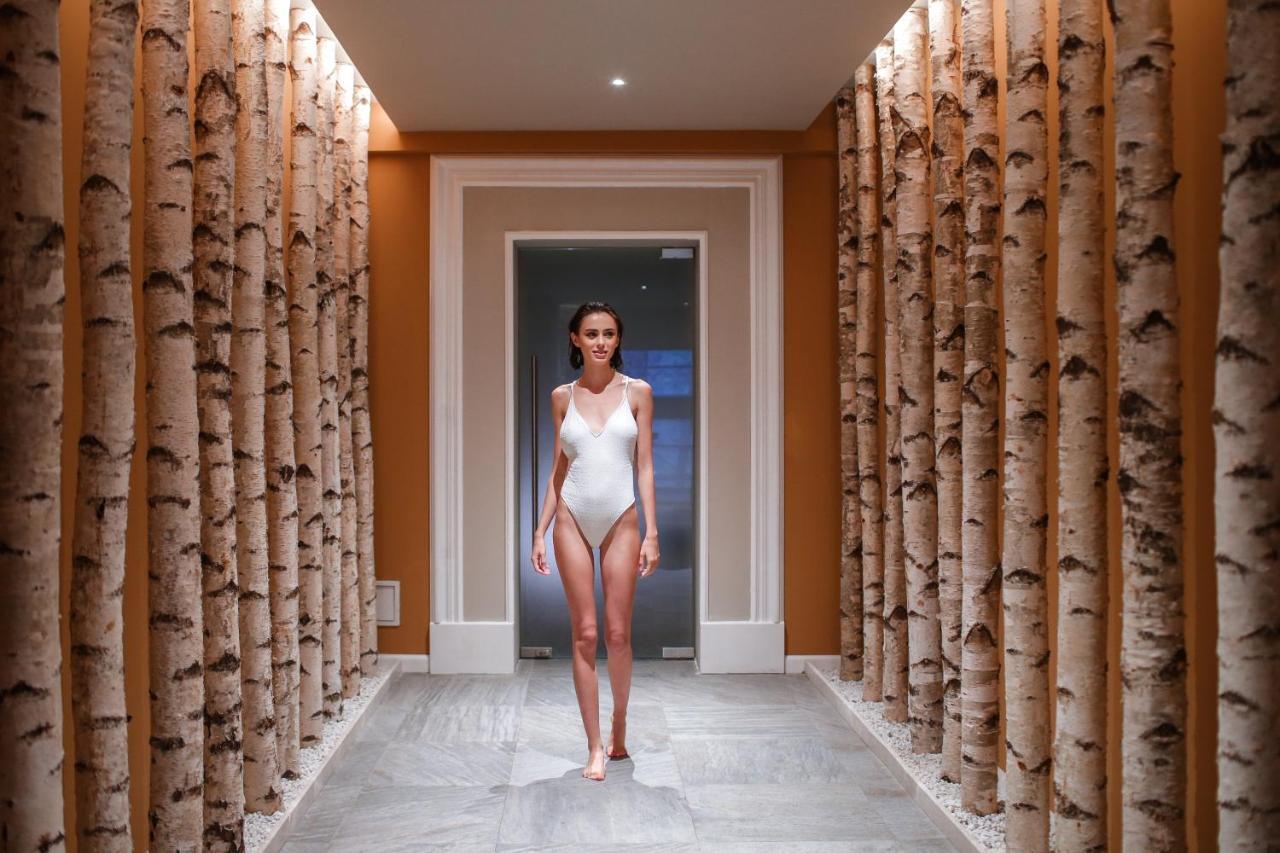 Bacolux Afrodita Resort&SPA, Herculane Băile Herculane Extérieur photo